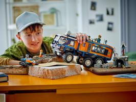 Набор LEGO Arctic Explorer Science Lab Truck