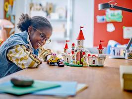 Набор LEGO Battle with Roy at Peach's Castle