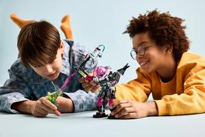 Набор LEGO Mateo vs. Cyber Brain Mech