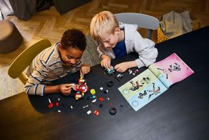 Набор LEGO Cooper's Tiger Mech & Zero's Hot Rod Car