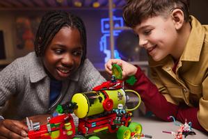 Набор LEGO Mateo's Spray Paint Truck