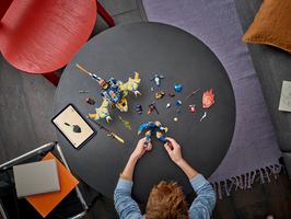 Набор LEGO Rogue's Mech Dragon Rider