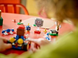 Набор LEGO Mario Kart – Interactive LEGO Mario & Standard Kart