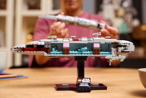 Набор LEGO Home One Starcruiser