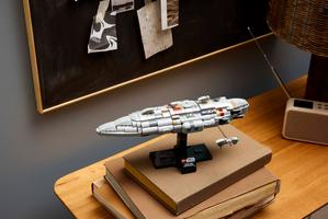 Набор LEGO Home One Starcruiser
