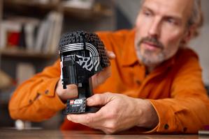 Набор LEGO Kylo Ren Helmet