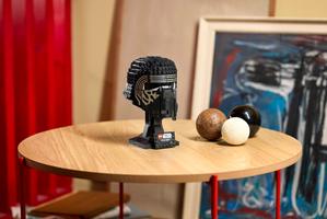 Набор LEGO Kylo Ren Helmet