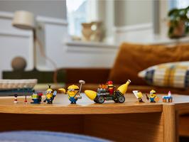 Набор LEGO Minions and Banana Car