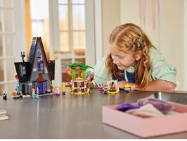 Набор LEGO Minions and Gru's Family Mansion