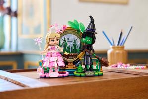 Набор LEGO Elphaba & Glinda Figures