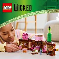 Набор LEGO Glinda & Elphaba's Dormitory