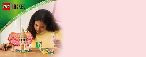Набор LEGO Glinda & Elphaba Visit Munchkinland