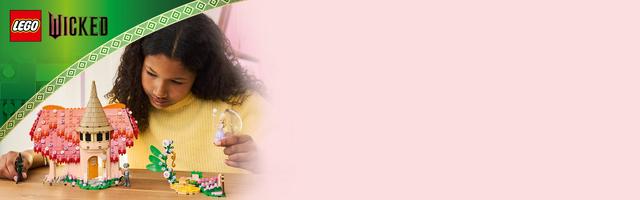 Набор LEGO Glinda & Elphaba Visit Munchkinland