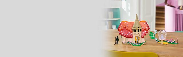 Набор LEGO Glinda & Elphaba Visit Munchkinland