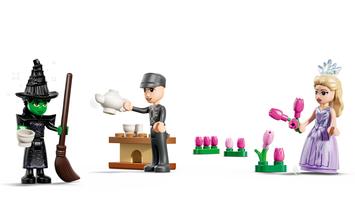 Набор LEGO Glinda & Elphaba Visit Munchkinland