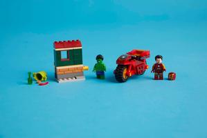 Набор LEGO Iron Man with Bike and The Hulk