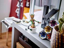 Набор LEGO Dancing Groot