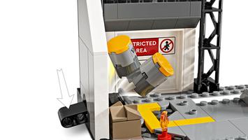 Набор LEGO Captain America: Civil War Battle