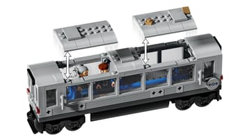 Набор LEGO Человек-паук против Доктора Осьминога на поезде метро