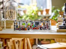 Набор LEGO Hogwarts Castle: Potions Class