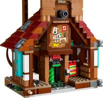 Набор LEGO The Burrow – Collectors' Edition