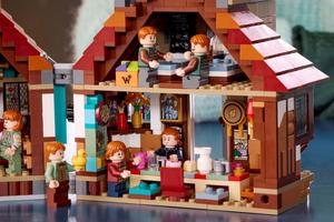 Набор LEGO The Burrow – Collectors' Edition