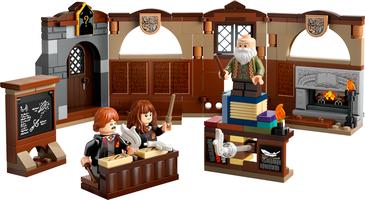Набор LEGO 76442 Hogwarts Castle: Charms Class