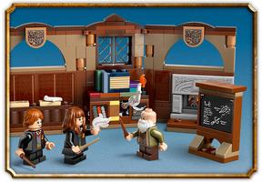 Набор LEGO Hogwarts Castle: Charms Class