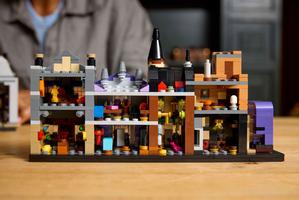 Набор LEGO Diagon Alley Wizarding Shops