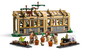 Набор LEGO Hogwarts Castle: Herbology Class