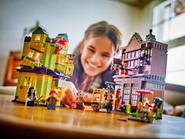 Набор LEGO Quality Quidditch Supplies & Ice Cream Parlour