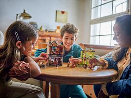 Набор LEGO Quality Quidditch Supplies & Ice Cream Parlour