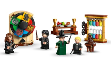 Набор LEGO Замок Хогвартс: церемония распределения