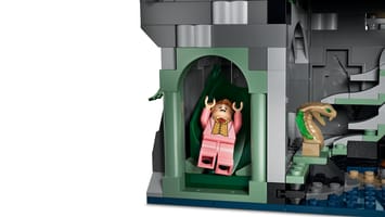 Набор LEGO Замок Хогвартс: восточное крыло