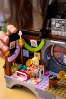 Набор LEGO Wednesday & Enid's Dorm Room