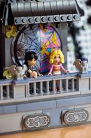 Набор LEGO Wednesday & Enid's Dorm Room