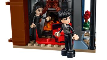 Набор LEGO Morticia's Cottage