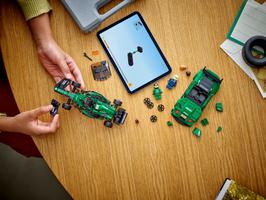 Набор LEGO Aston Martin Vantage Safety Car & AMR23