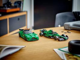 Набор LEGO Aston Martin Vantage Safety Car & AMR23