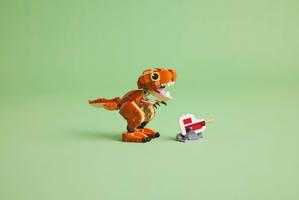 Набор LEGO Little Eatie: T. rex