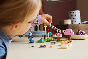 Набор LEGO Julian's Birthday Party