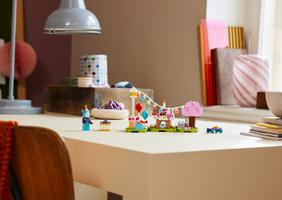 Набор LEGO Julian's Birthday Party