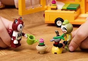 Набор LEGO Leif's Caravan & Garden Shop