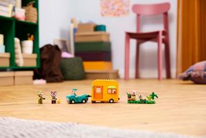 Набор LEGO Leif's Caravan & Garden Shop