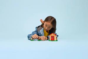 Набор LEGO Goldie's Cosy House