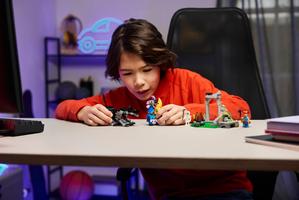 Набор LEGO Peely & Sparkplug's Camp