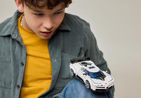 Набор LEGO Bugatti Centodieci Hyper Sports Car