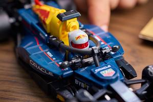 Набор LEGO Oracle Red Bull Racing RB20 F1 Race Car