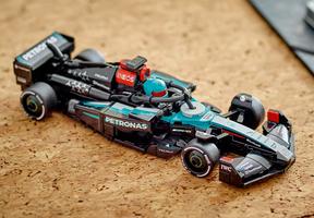 Набор LEGO Mercedes-AMG F1 W15 Race Car