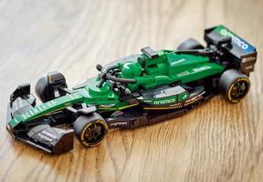 Набор LEGO Aston Martin Aramco F1 AMR24 Race Car